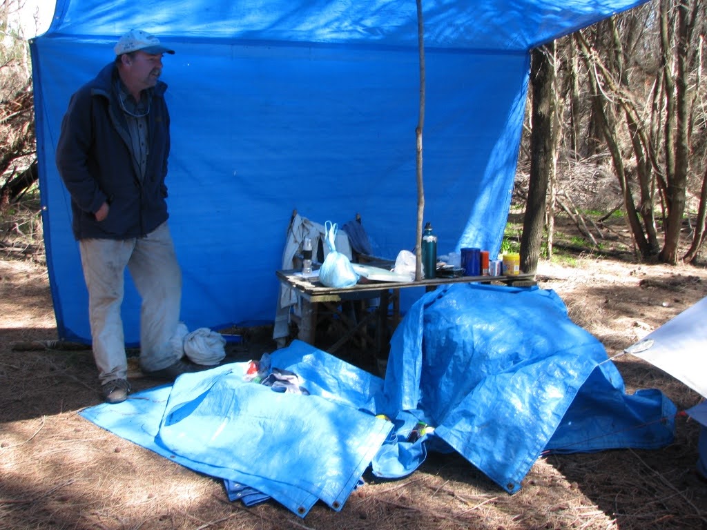 Steve Cronin at John Whinray's basic camp, Prickly Bottom (RM)