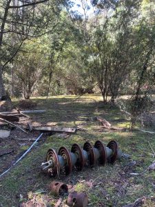 Destruction of the power station (LR)